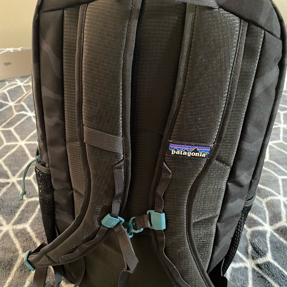 Selling my Patagonia 3 set waterproof sold together!! Great for traveling. - Picture 9 of 14